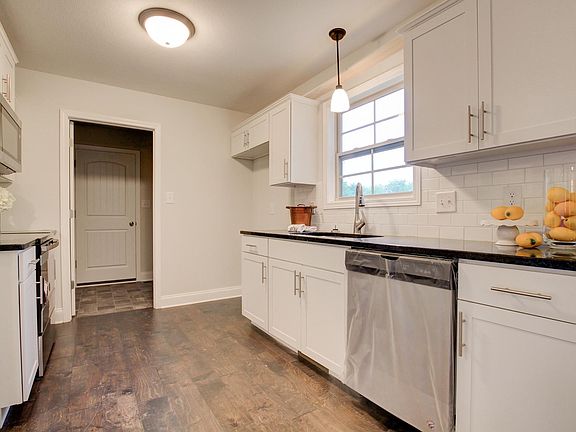 4th image of 540 Sitka St Lot 199