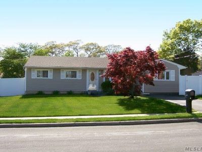 68 Rose Pl, Selden, NY, 11784