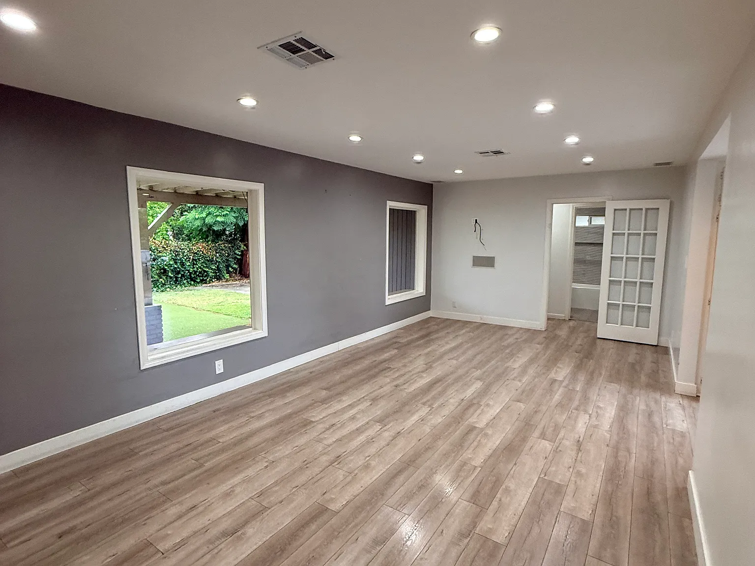 4 bed, 1800 sqft, $6,000 — Photo 3