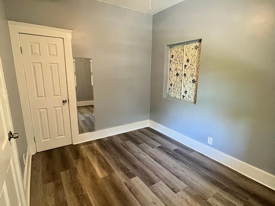 1st image of 3205 E 4th St #3205