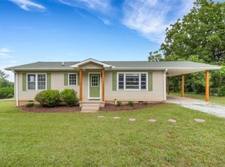 3009 Corinth Dr, Seneca, SC 29672