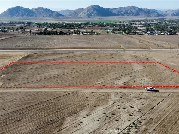 8 Corso Alto Ave, Nuevo, CA 92567