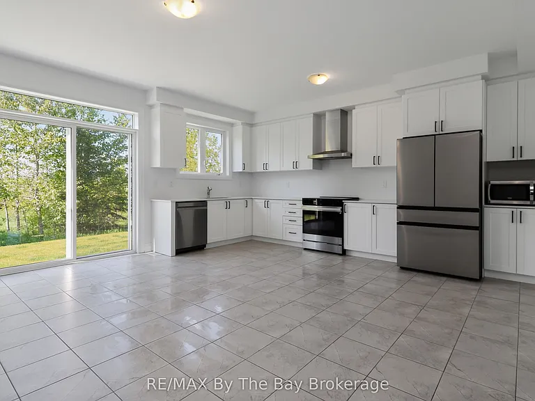 52 Amber Dr — Photo 15