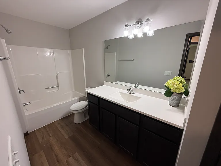924 Waters Edge Ct — Photo 19