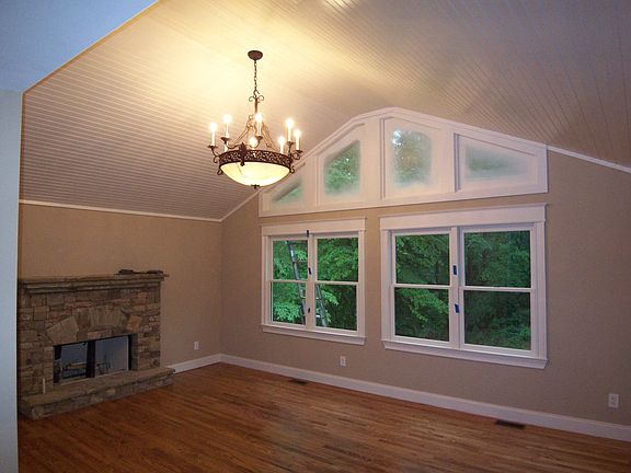 Vaulted Ceiling Keeping Room w/Gas Starter Fireplace