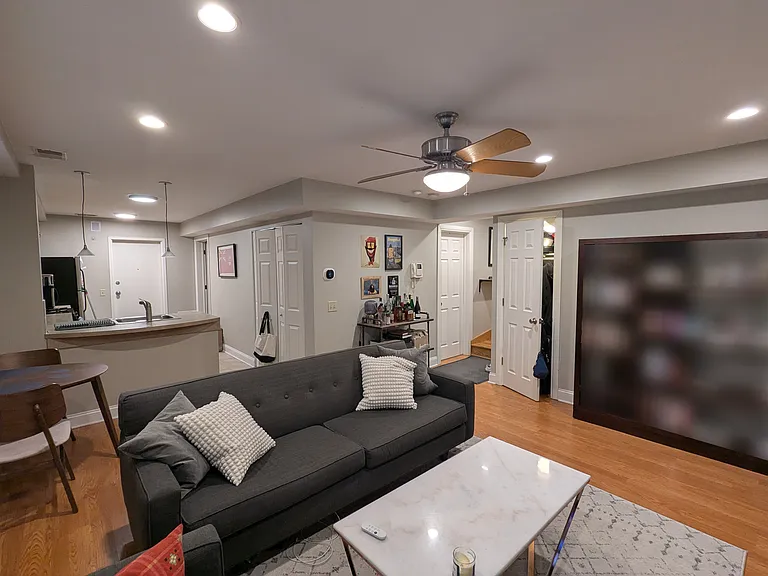 658 W Aldine Ave #B — Photo 1
