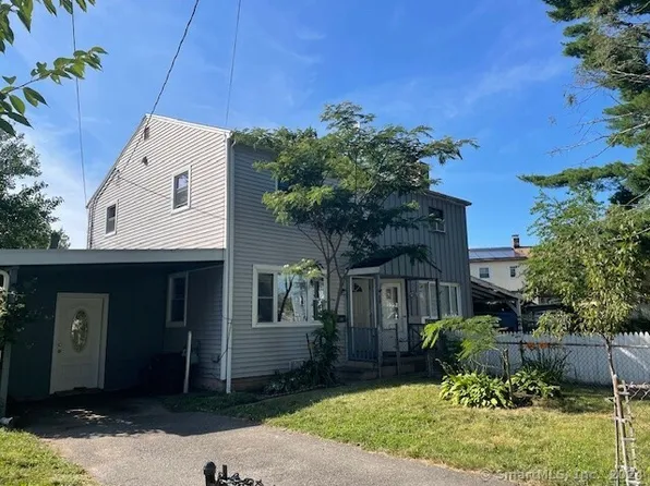 39 Larkin Court, Stratford, CT 06614