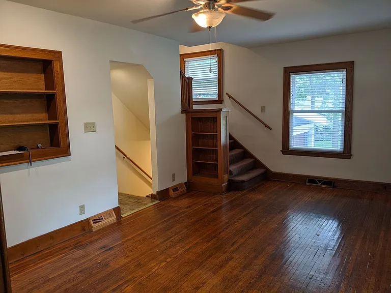 358 Augusta Ave — Photo 8
