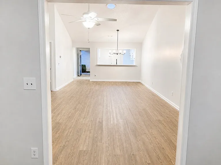 607 Sunset Oaks Ln — Photo 14