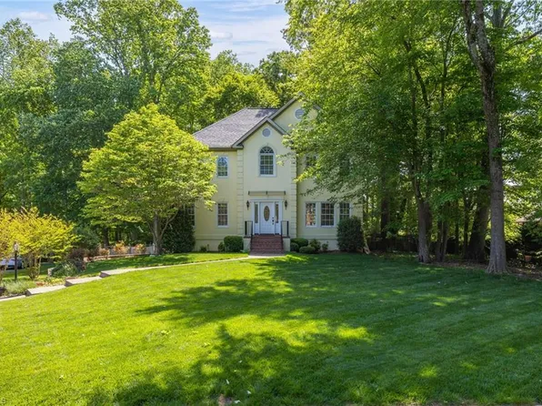 2687 Amesbury Rd, Winston Salem, NC 27103