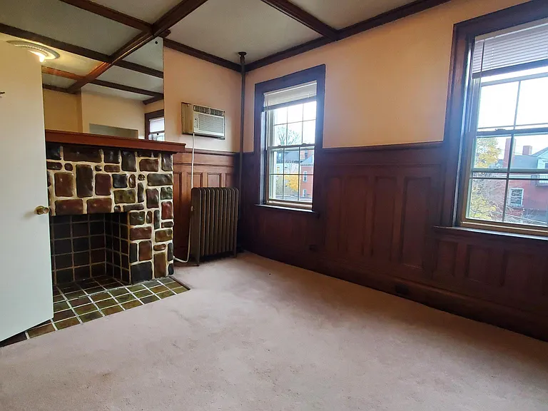 225 Roup Ave #24 — Photo 2