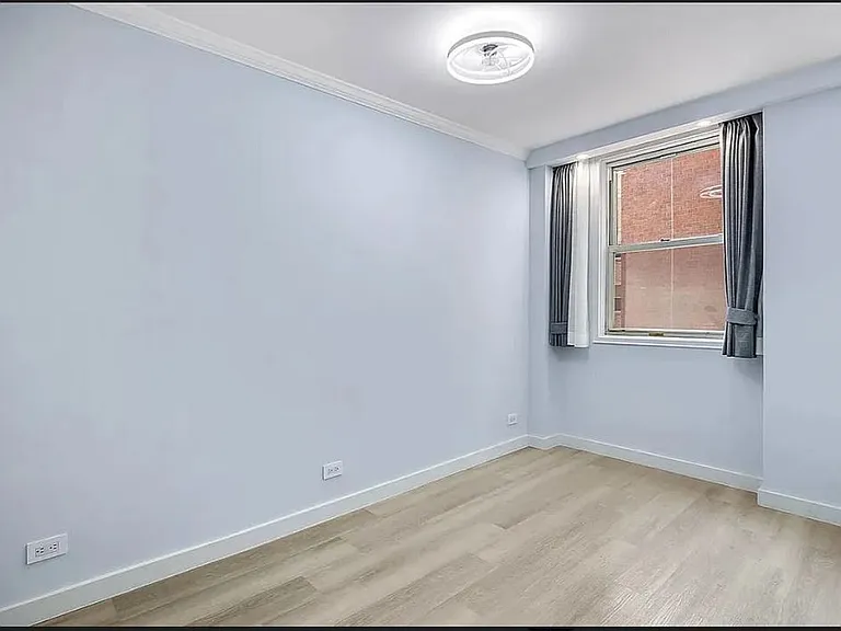 215 E 80th St #9G — Photo 17