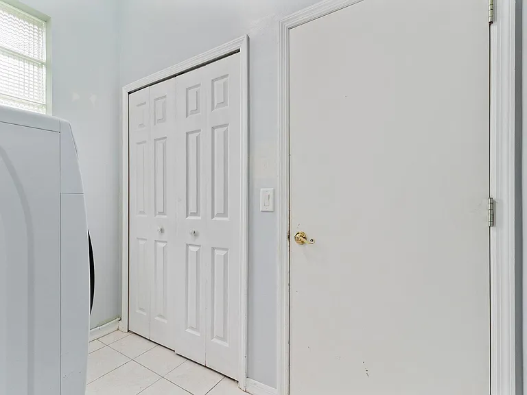 435 SW Jefferson Cir — Photo 35