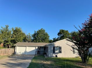 2706 Henry Dr, Irving, TX 75062