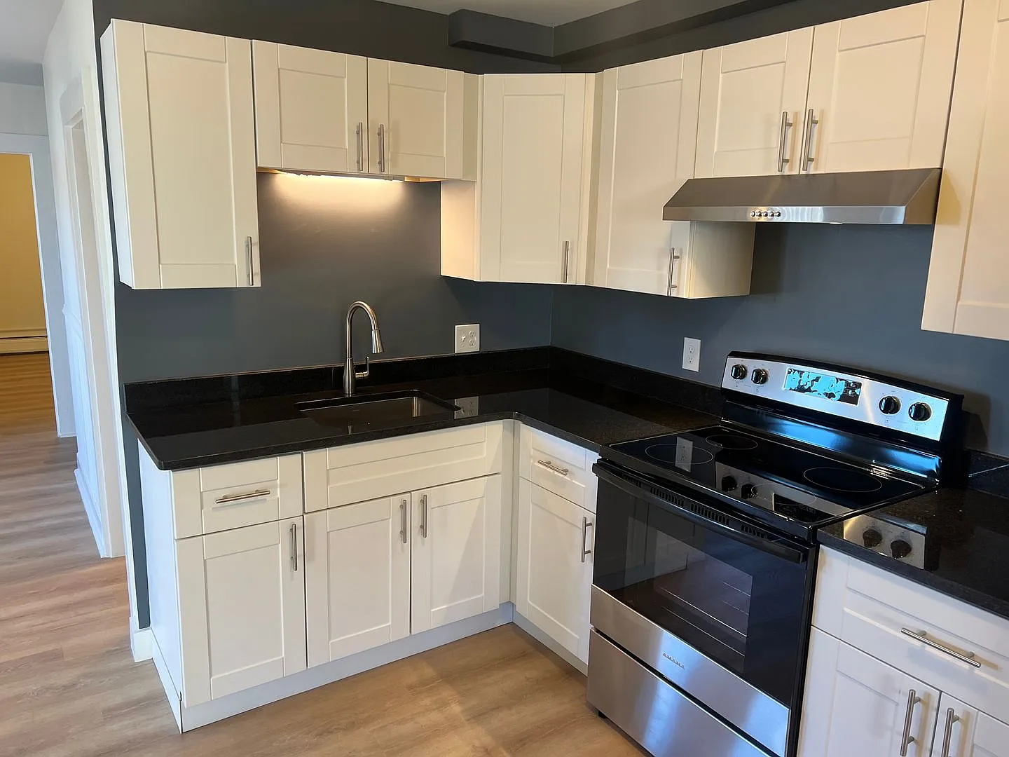 28 Bacon St — Photo 2