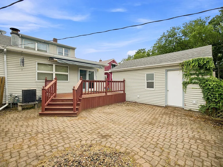 2112 Pine St — Photo 24