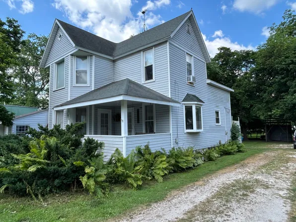 404 S Main St, Morocco, IN 47963