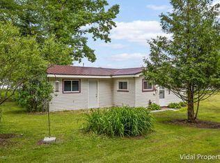 5760 Keeney Dr, Six Lakes, MI 48886