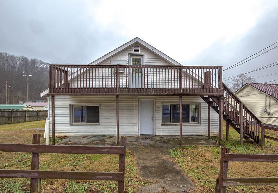 1st image of 226 Hillcrest St