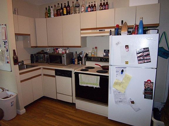 4th image of 145 Englewood Ave APT 1A