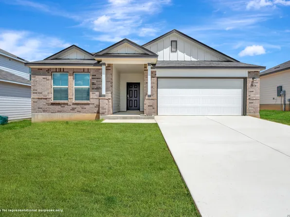 1016 Amber Lake, Seguin, TX 78155