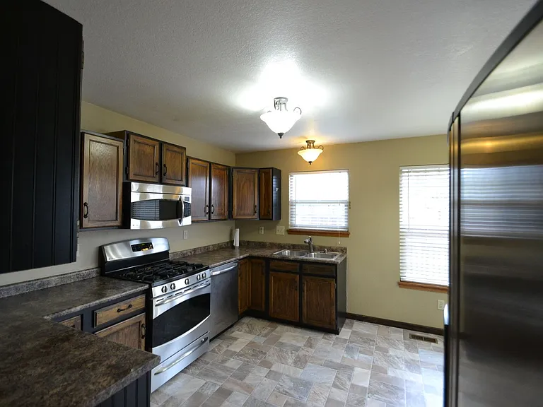 830 Dancing Horse Dr — Photo 4