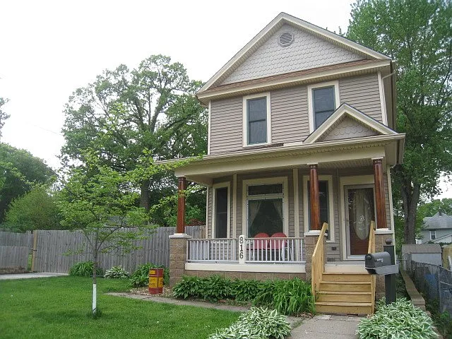 816 44th St photo 1