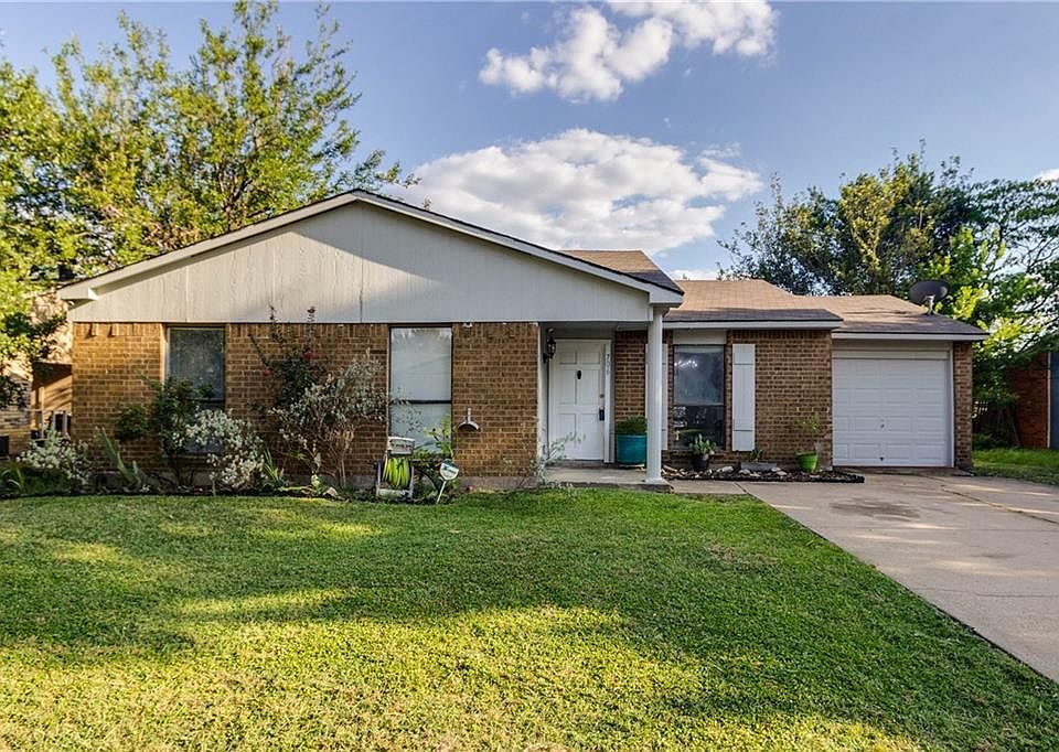 1st image of 706 Levelland Dr