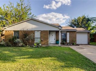 706 Levelland Dr, Arlington, TX 76017