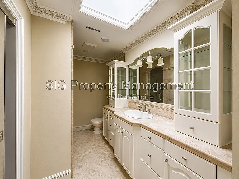 352 S Orange Grove Blvd #15 — Photo 12