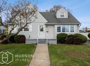 830 Helene St, Wantagh, NY 11793