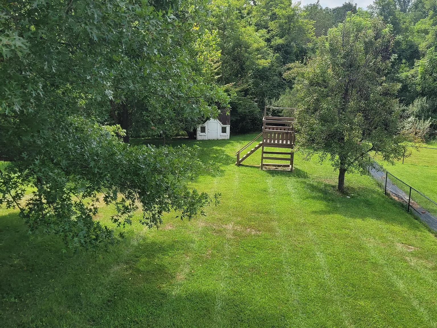 4 bed, 2.5 bath, 2550 sqft, $2,700 — Photo 2