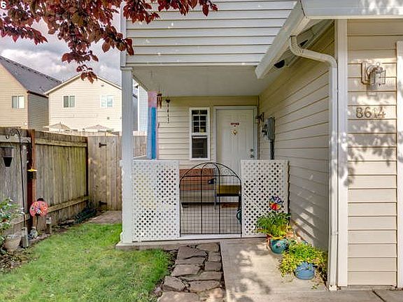 3rd image of 8614 NE 25th Cir