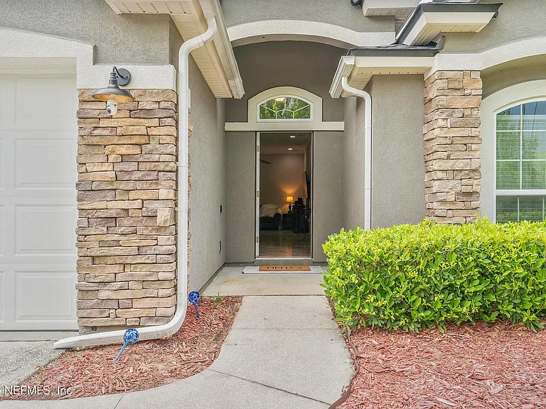 78 Wayfare Ln — Photo 3