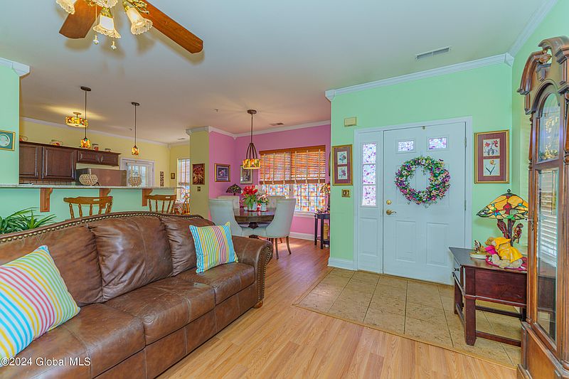 4th image of 311 N Ridge Estate