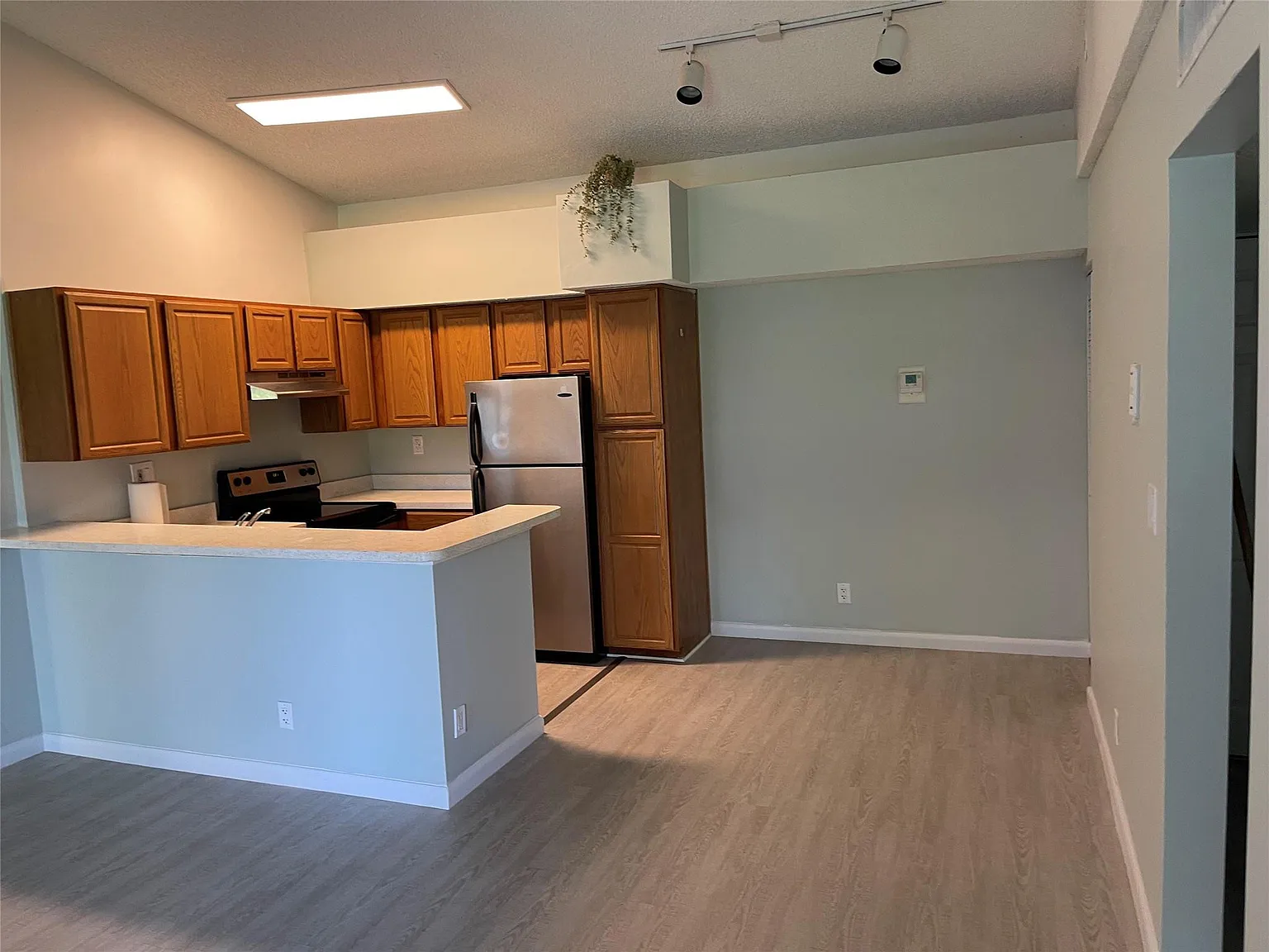 2 bed, 2.0 bath, 975 sqft, $2,000 — Photo 1