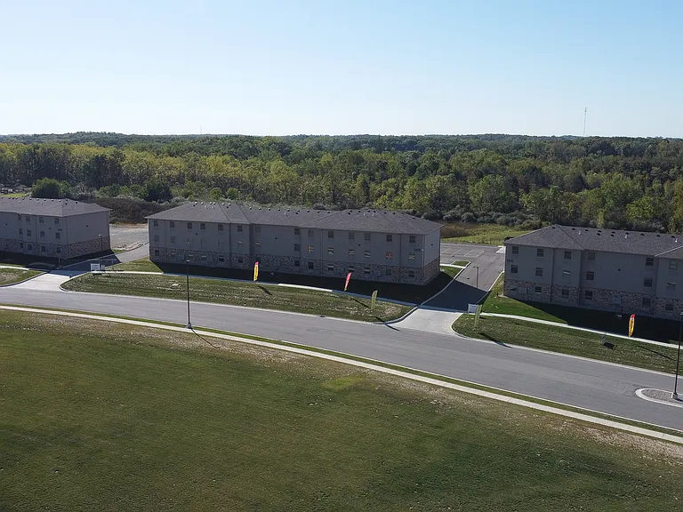 Crossroads Place Apartments — Photo 85