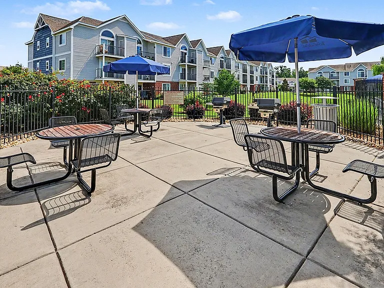 Limestone Creek Apartment Homes — Photo 33