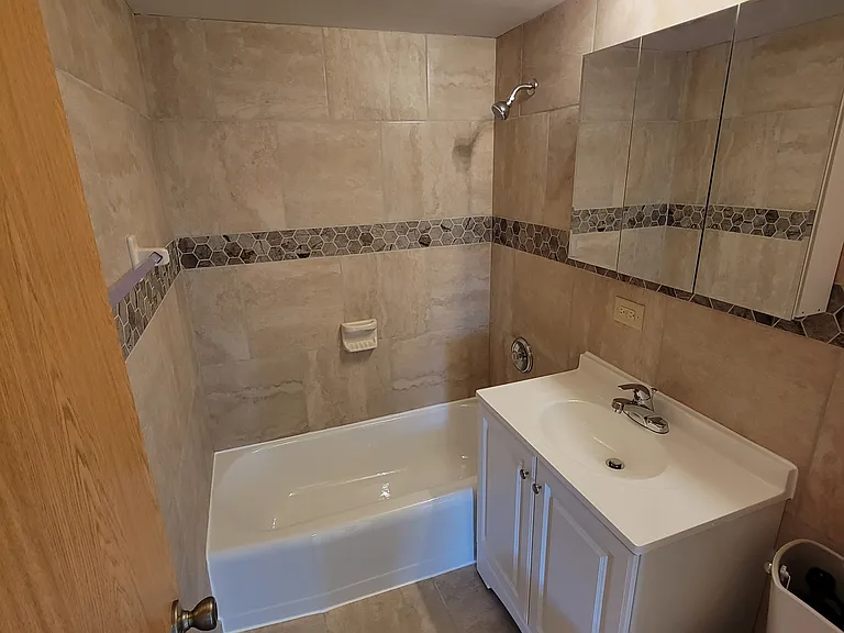 1244 Main St #O — Photo 12
