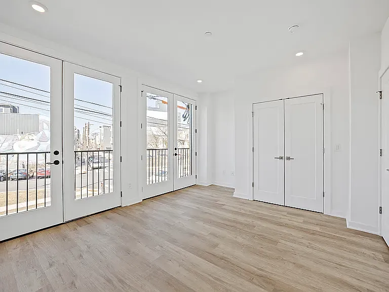 2327 Frankford Ave #1 — Photo 7