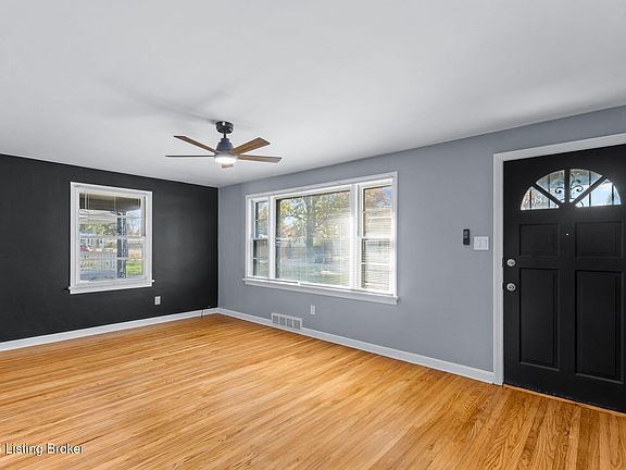 3rd image of 6704 Marian Dr