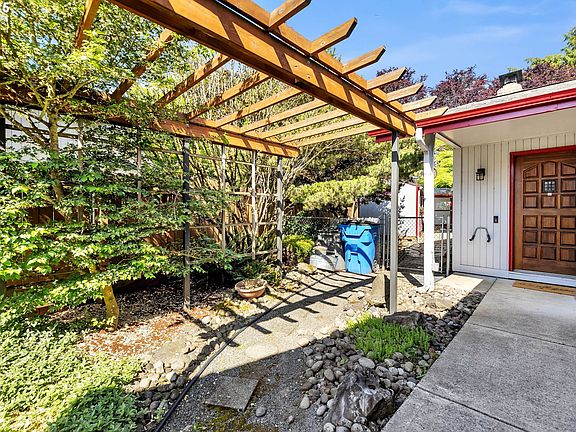 2nd image of 602 SE 130th Ct