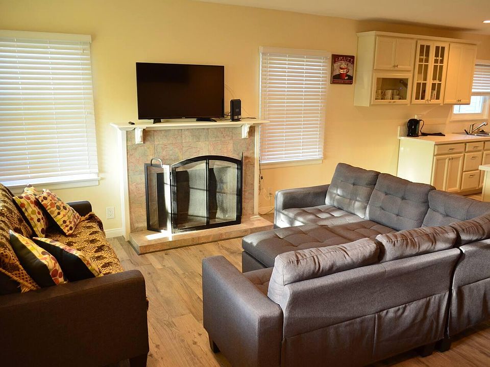1st image of 6956 Bellaire Ave