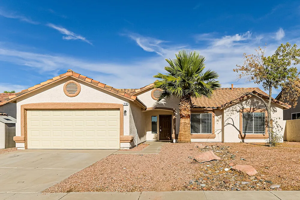 3 bed, 2.0 bath, 1431 sqft, $2,110 — Photo 1
