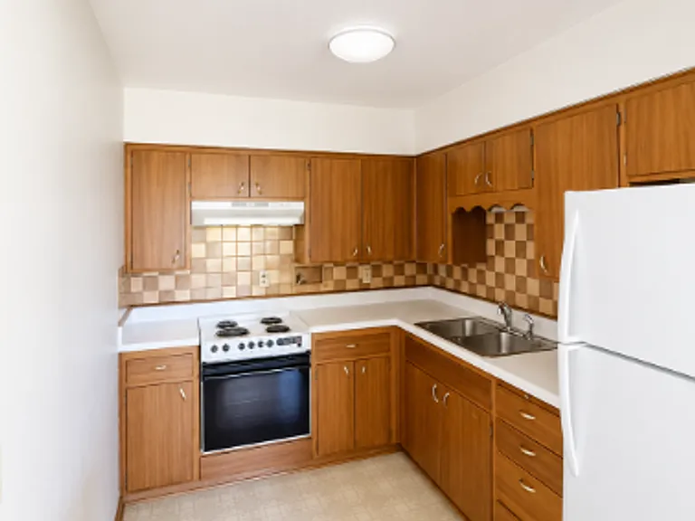 4100 Grand Ave — Photo 4