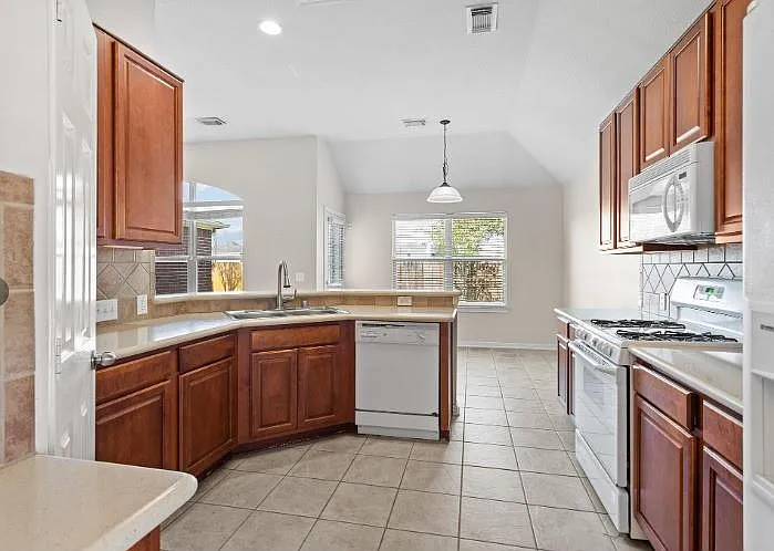 8817 Sunforest Ln — Photo 7