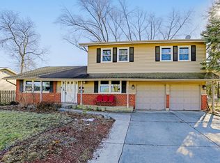 851 E Cooper Dr, Palatine, IL 60074