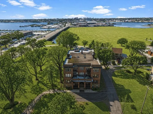 138 Main St APT 13, Fairhaven, MA 02719