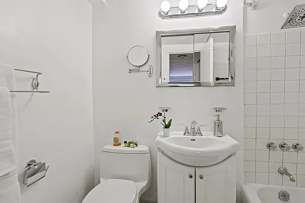 Rented by Douglas Elliman | media 5