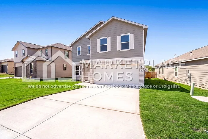 6 bed, 3.5 bath, 2968 sqft, $2,000 — Photo 2